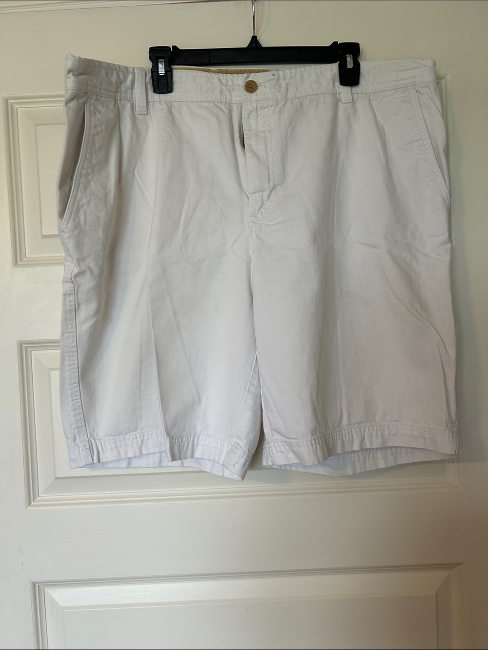 Izod White Flat-Front Cotton Blend Shorts